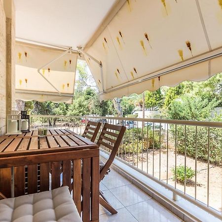 אתונה Elegant Apartment W Great Balcony In Vouliagmeni מראה חיצוני תמונה