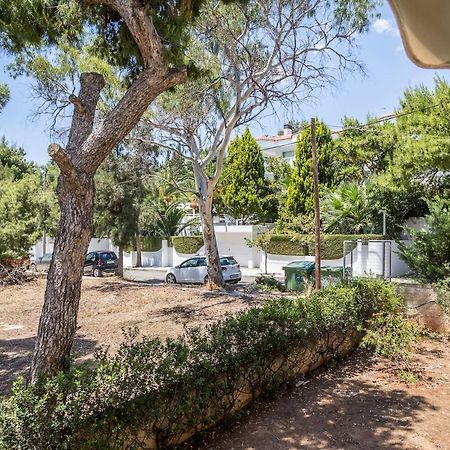 אתונה Elegant Apartment W Great Balcony In Vouliagmeni מראה חיצוני תמונה