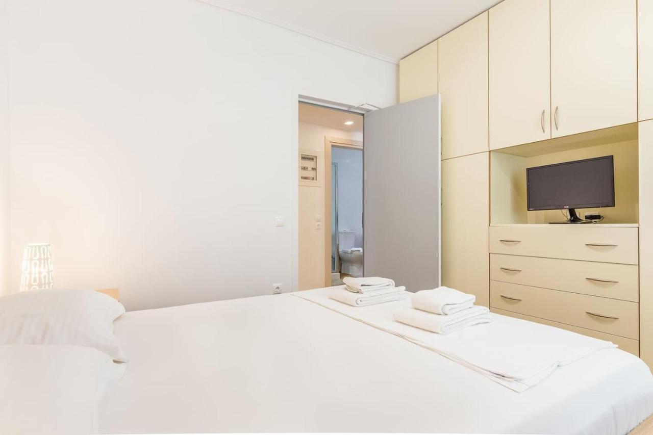 אתונה Elegant Apartment W Great Balcony In Vouliagmeni מראה חיצוני תמונה